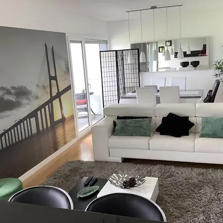 Апартаменты Bridge Apartment Park River